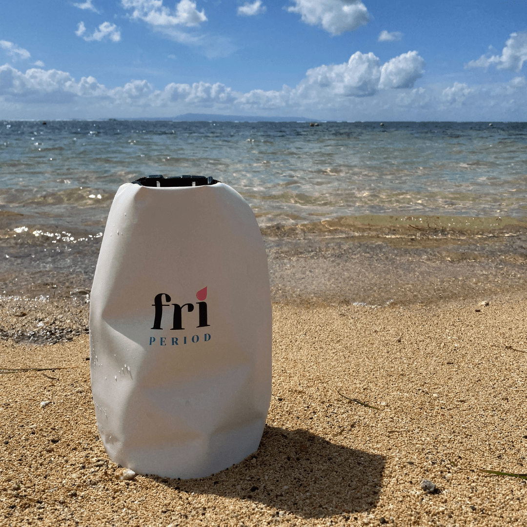 Waterproof 2L washbag - Fri Period